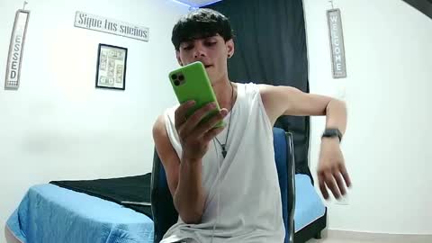 Snapshot of harrythomson1 chatting on May 2026 01:44:01 AM harry thomson online show from May 2026 01:44:01 AM