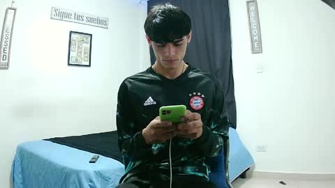 Snapshot of harrythomson1 chatting on May 2026 09:23:02 PM harry thomson online show from May 2026 09:23:02 PM