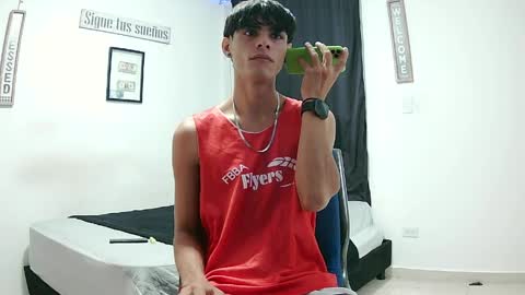 Snapshot of harrythomson1 chatting on June 2026 06:03:02 AM harry thomson online show from June 2026 06:03:02 AM