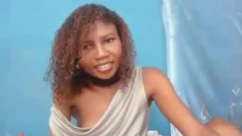 Snapshot of hasleyinah chatting on June 2026 06:05:01 AM hasleyinah online show from June 2026 06:05:01 AM