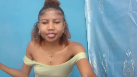 Snapshot of hasleyinah chatting on June 2026 07:07:01 AM hasleyinah online show from June 2026 07:07:01 AM
