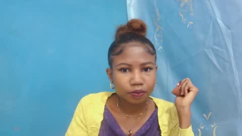 Snapshot of hasleyinah chatting on June 2026 06:19:02 AM hasleyinah online show from June 2026 06:19:02 AM