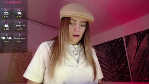 Snapshot of hat_girl chatting on December 2024 05:59:02 AM Nicole online show from December 2024 05:59:02 AM