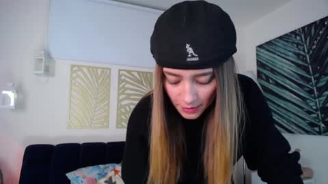 Snapshot of hat_girl chatting on January 2025 03:41:01 AM Nicole online show from January 2025 03:41:01 AM