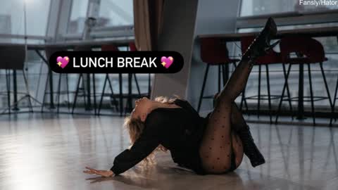 Anna online show from December 2024 03:16:02 PM