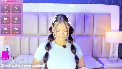 Snapshot of hatsajones chatting on February 2026 04:05:02 AM hatsajones online show from February 2026 04:05:02 AM