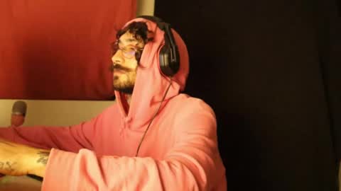 More content   2   online show from February 2025 12:13:01 AM