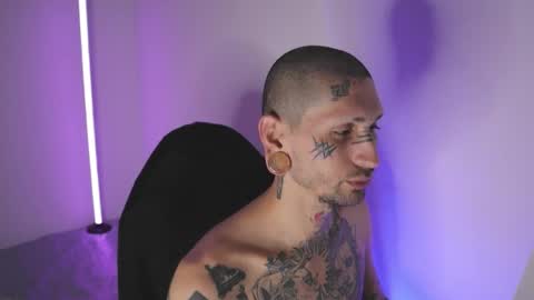 Snapshot of hatsumotokyoto chatting on February 2026 12:15:02 AM More content 2 online show from February 2026 12:15:02 AM