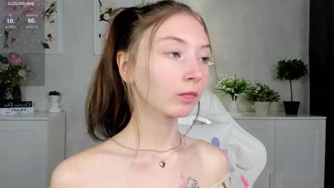 Lola online show from October 2025 09:09:01 AM