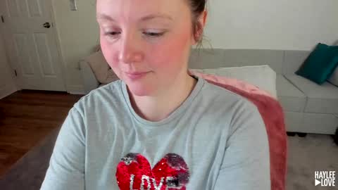 Snapshot of haylee_love chatting on February 2026 06:33:02 PM Haylee Love online show from February 2026 06:33:02 PM