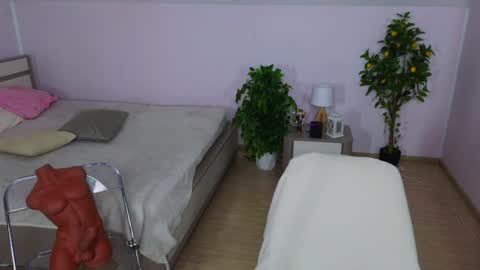 Hayle online show from February 2025 02:36:02 AM