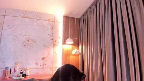 haylenpark online show from November 2025 11:54:02 AM