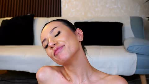 Haylie online show from February 2025 01:30:01 PM