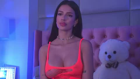 Haylie online show from October 2025 07:40:02 AM