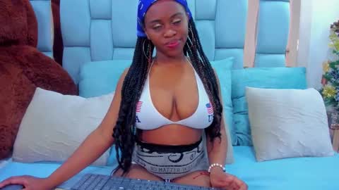 hazel_lanee online show from December 2025 10:17:02 PM