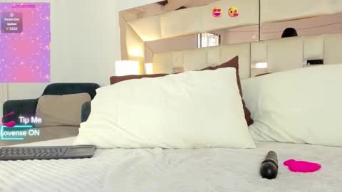  Hazel  online show from January 2026 02:44:02 PM