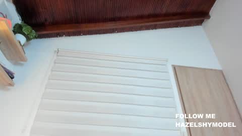 Im Hazel online show from February 2025 02:17:02 AM