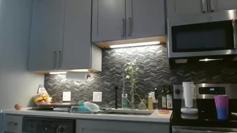 Hazel online show from February 2025 08:06:02 PM