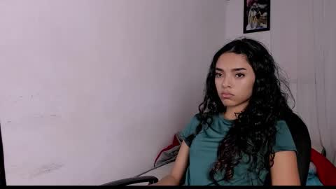 hazel_slim_ online show from March 2026 06:43:01 PM