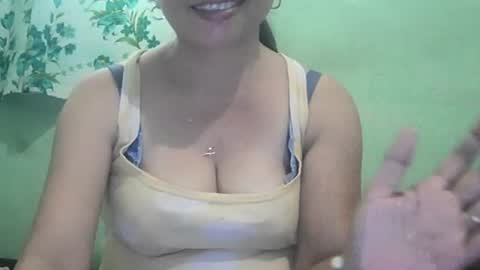 Snapshot of hazeldhane chatting on June 2026 06:44:01 AM hazeldhane online show from June 2026 06:44:01 AM