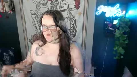 HazeyViolet333 online show from April 2026 07:42:01 PM