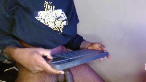 hazlan_420 online show from September 2025 11:01:02 AM