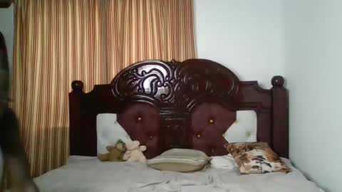 Snapshot of heart_star chatting on January 2025 08:00:01 AM heart_star online show from January 2025 08:00:01 AM