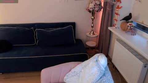 Heaven girl online show from November 2025 01:22:04 PM