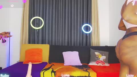 AngieLizzy online show from September 2025 06:13:02 AM