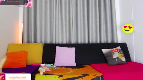 AngieLizzy online show from May 2026 02:46:01 PM