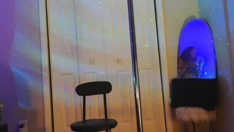 Snapshot of heavenllyy chatting on January 2025 01:56:01 AM Heavenllyy online show from January 2025 01:56:01 AM