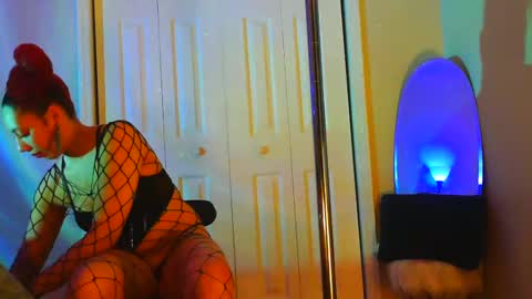 Snapshot of heavenllyy chatting on January 2025 04:27:02 AM Heavenllyy online show from January 2025 04:27:02 AM