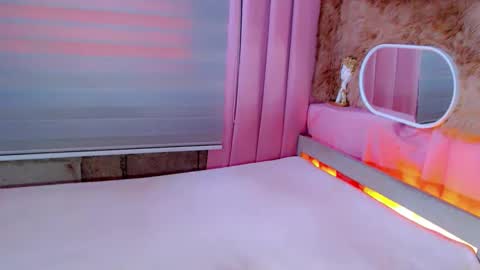 HEAVEN online show from November 2025 04:14:02 AM