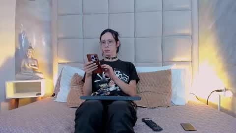 Keira Hecate online show from September 2025 08:35:02 PM