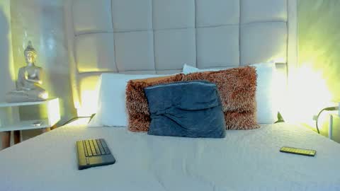 Keira Hecate online show from February 2026 07:52:02 PM