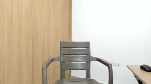  18 online show from November 2025 02:47:02 AM