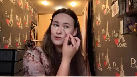 Snapshot of hedwigmondt chatting on July 2026 04:45:01 PM Molly online show from July 2026 04:45:01 PM