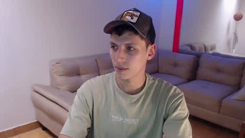 hefesto_69 online show from December 2024 08:25:02 PM