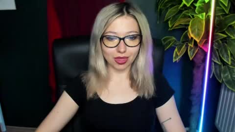 Snapshot of heidi_pleasure chatting on June 2026 06:30:01 AM Heidi online show from June 2026 06:30:01 AM