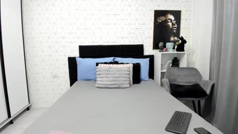 Heidi online show from September 2025 04:01:01 AM