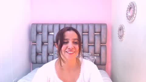 Heidy online show from February 2025 06:04:02 PM