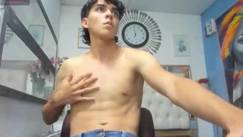 heiker_ online show from March 2025 02:09:01 AM