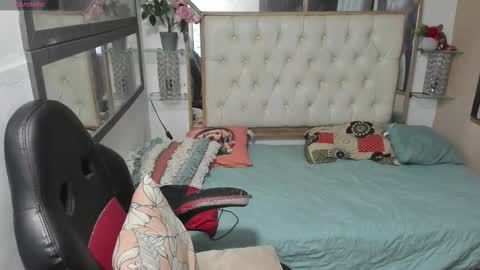 heiker_ online show from September 2025 12:56:02 AM