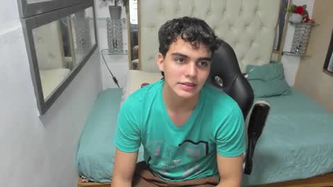 heiker_ online show from September 2025 02:48:01 AM