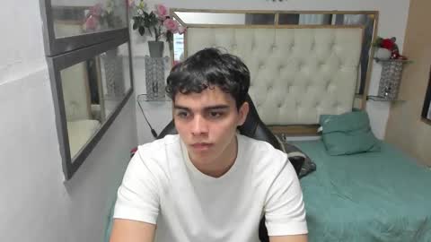 heiker_ online show from September 2025 02:59:02 AM