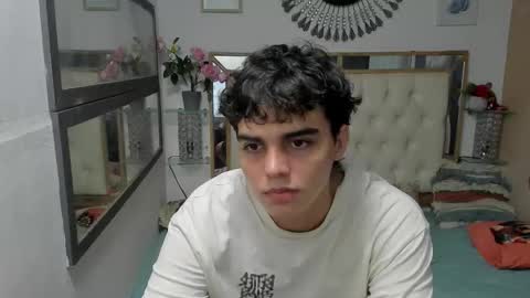 heiker_ online show from October 2025 02:42:01 AM