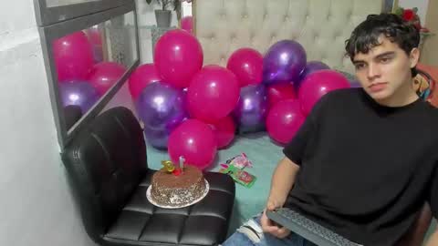 heiker_ online show from October 2025 03:29:01 AM