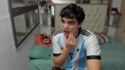 heiker_ online show from October 2025 03:07:02 AM