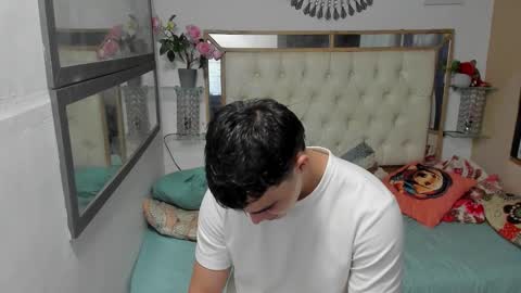 heiker_ online show from November 2025 02:22:02 AM