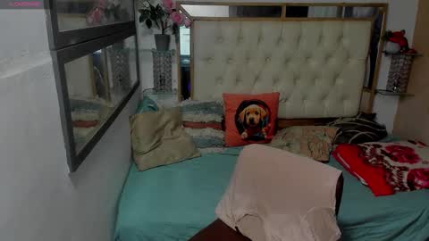 heiker_ online show from November 2025 02:00:01 AM